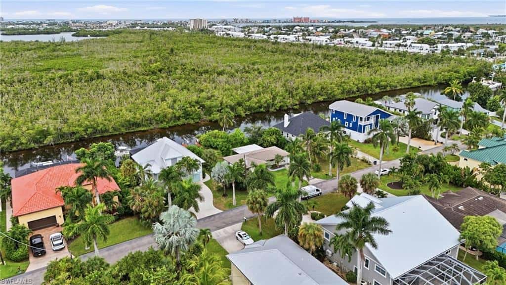 11821 Isle Of Palms Dr, Fort Myers Beach, photo 23