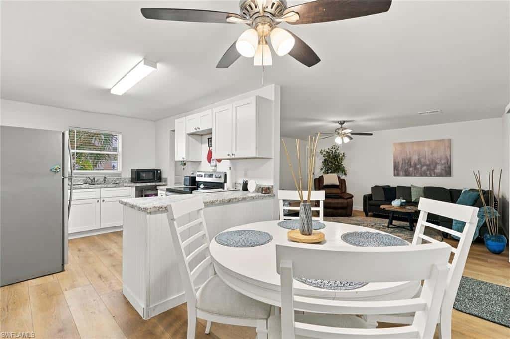 11821 Isle Of Palms Dr, Fort Myers Beach, photo 6