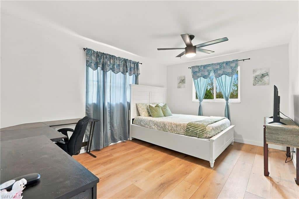 11821 Isle Of Palms Dr, Fort Myers Beach, photo 12