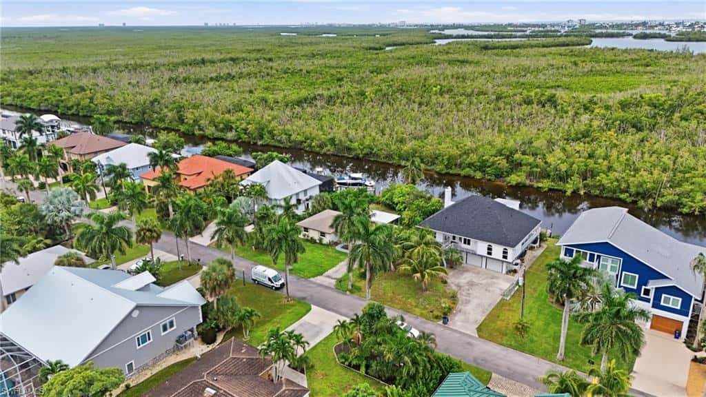 11821 Isle Of Palms Dr, Fort Myers Beach, photo 22