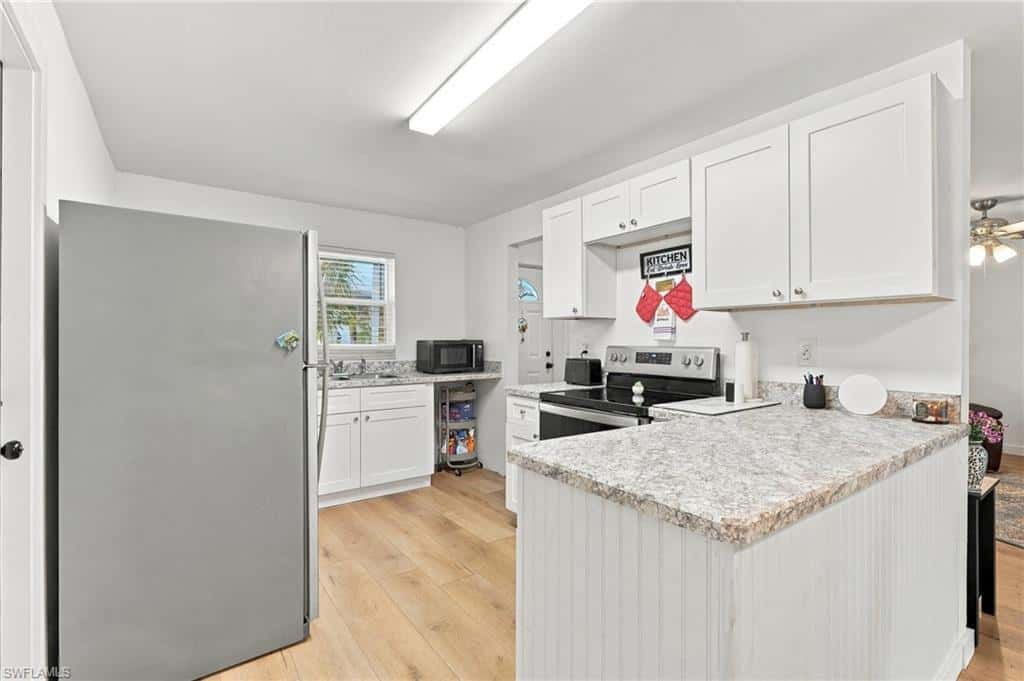 11821 Isle Of Palms Dr, Fort Myers Beach, photo 7