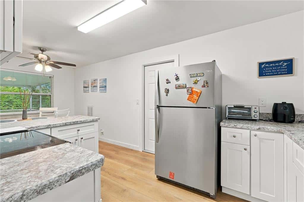 11821 Isle Of Palms Dr, Fort Myers Beach, photo 9