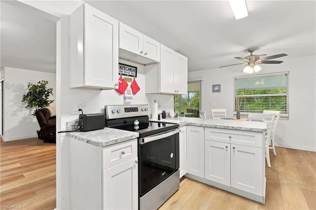 11821 Isle Of Palms Dr, Fort Myers Beach, photo 10