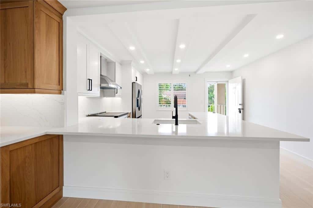 6985 Dennis Cir #204, Naples, photo 4