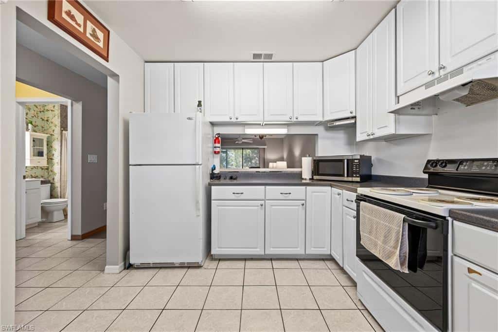 5258 Treetops Dr #j103, Naples, photo 4