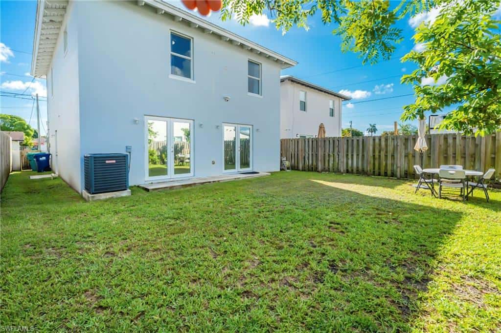 17970 105 Ave, Miami, photo 43