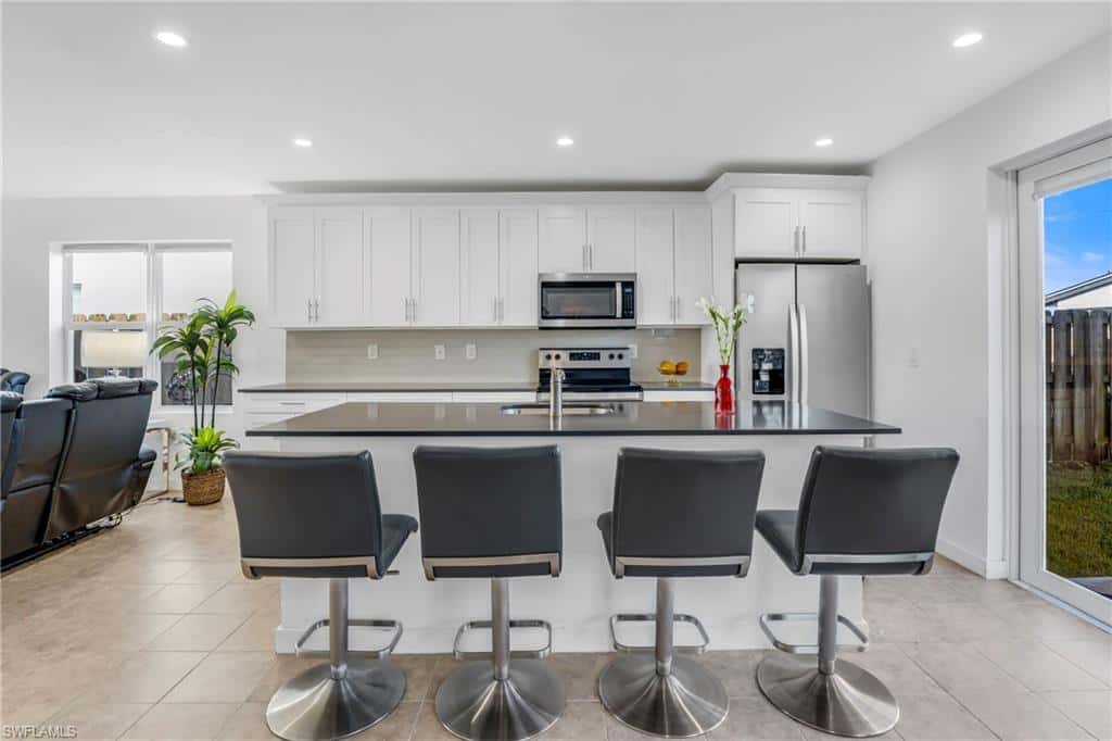 17970 105 Ave, Miami, photo 16
