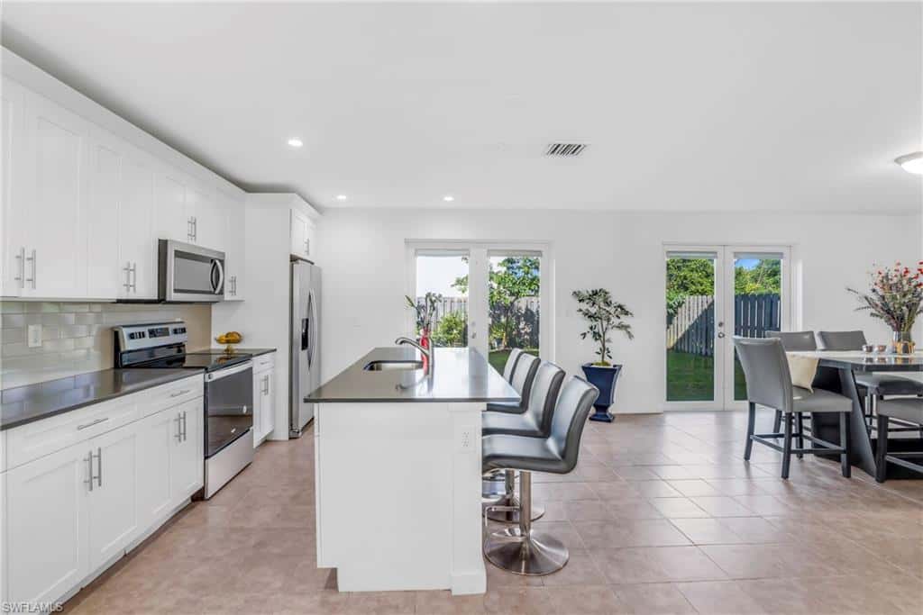 17970 105 Ave, Miami, photo 12