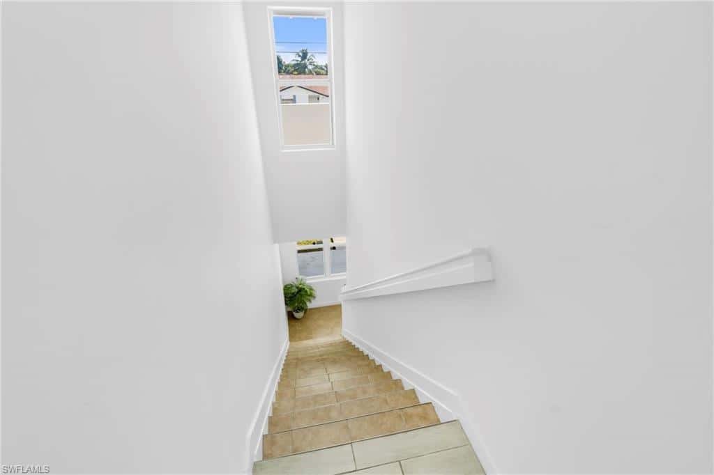 17970 105 Ave, Miami, photo 38