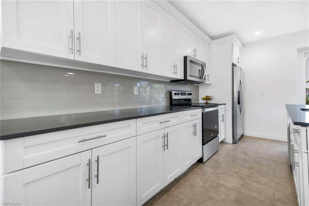 17970 105 Ave, Miami, photo 10