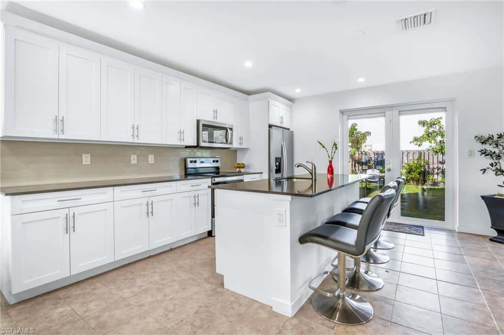 17970 105 Ave, Miami, photo 14