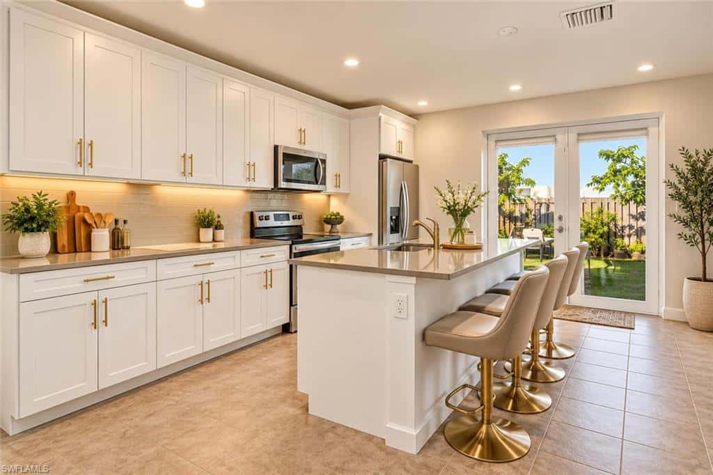 17970 105 Ave, Miami, photo 15