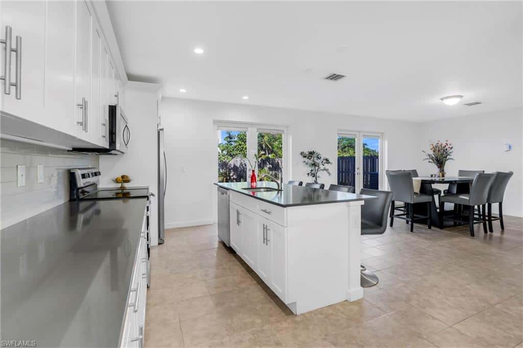 17970 105 Ave, Miami, photo 11