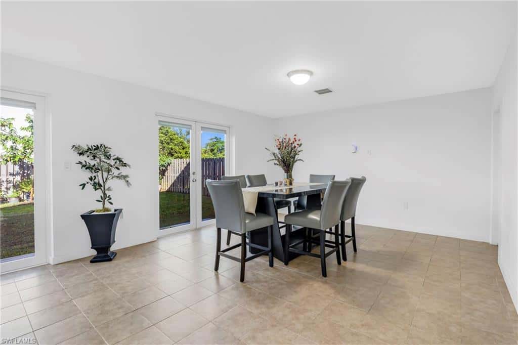 17970 105 Ave, Miami, photo 19