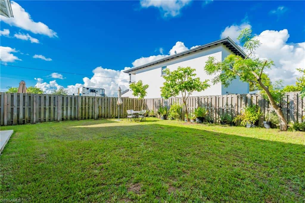 17970 105 Ave, Miami, photo 44