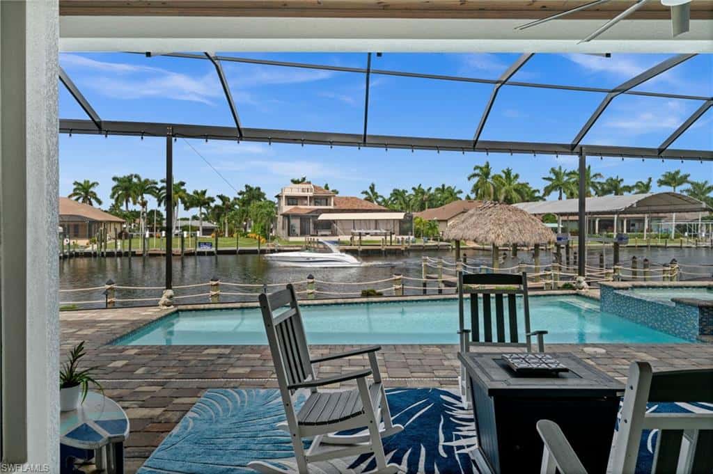 5205 Sunset Ct, Cape Coral, photo 4