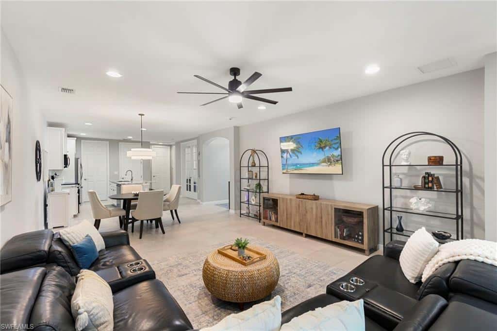 14731 Edgewater Cir, Naples, photo 45