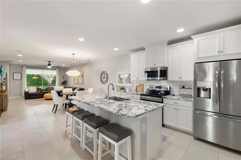 14731 Edgewater Cir, Naples, photo 4