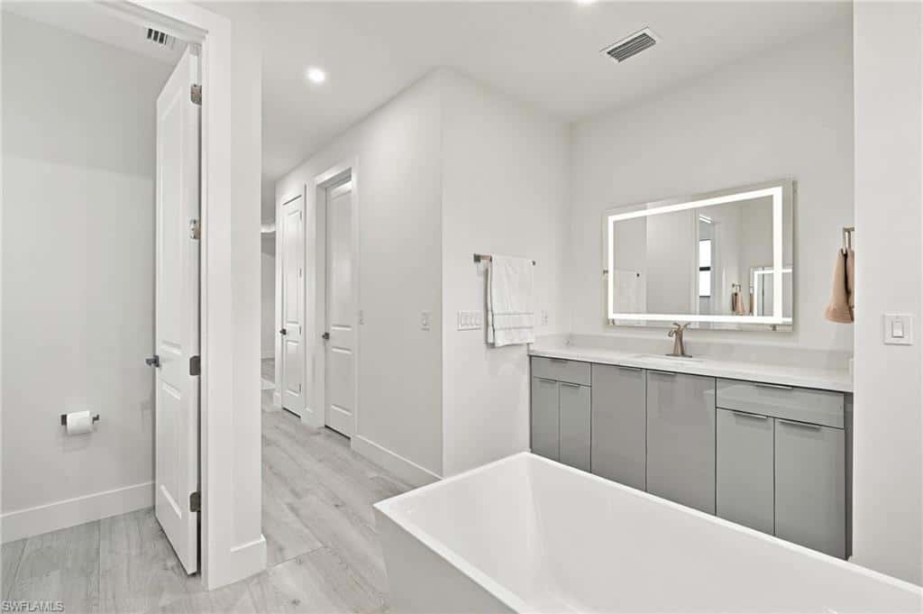 2501 28th Ter, Cape Coral, photo 32