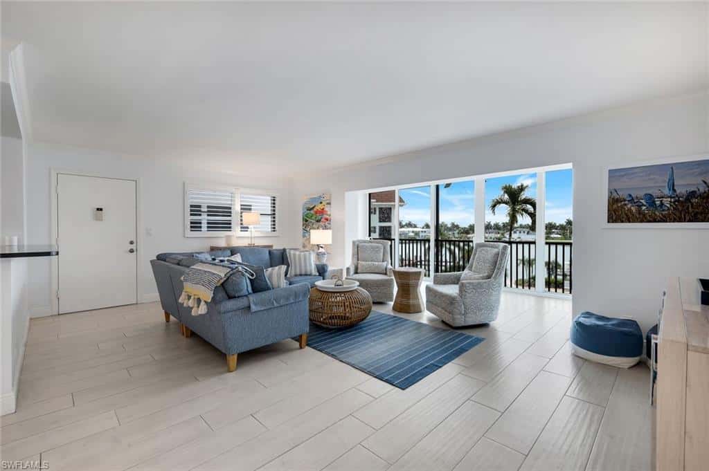222 Harbour Dr #312, Naples, photo 4