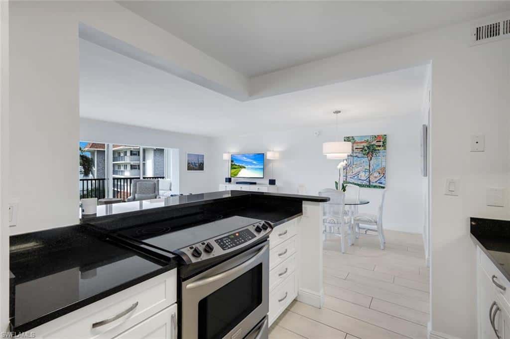 222 Harbour Dr #312, Naples, photo 8