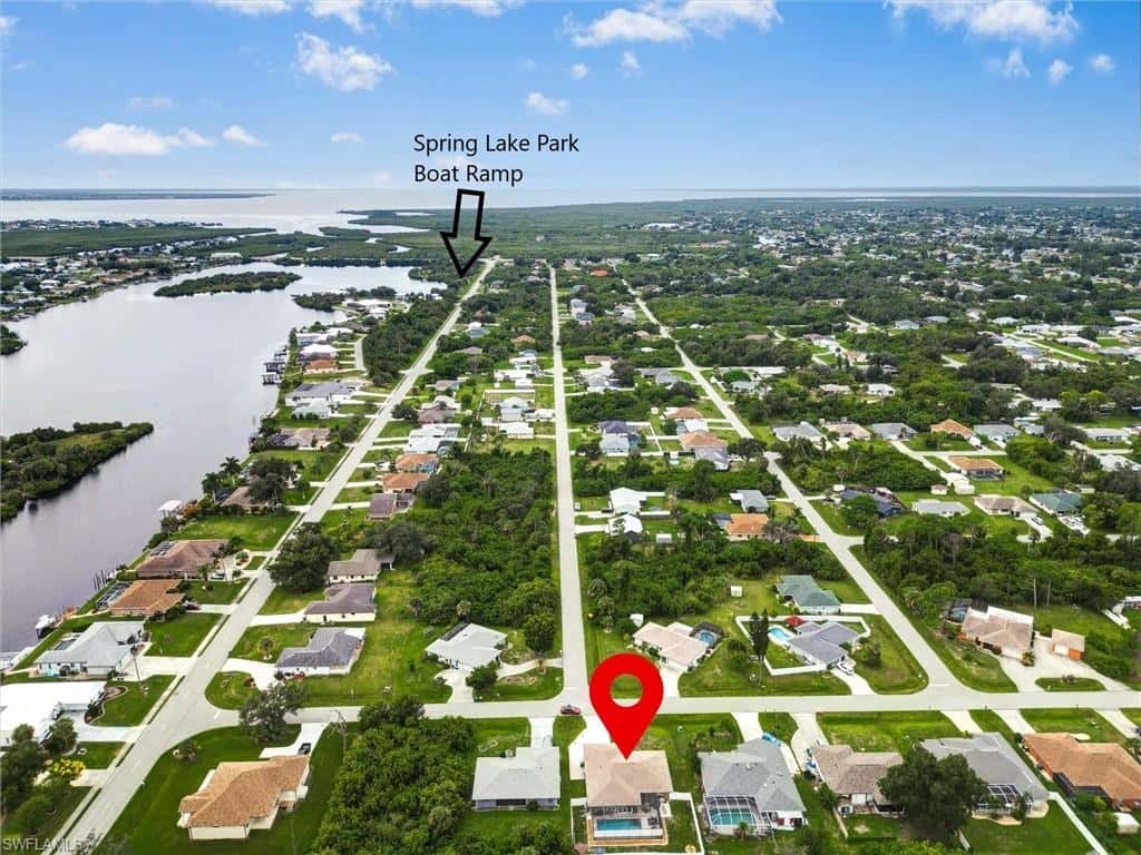 726 Calvert Ave, Port Charlotte, photo 5