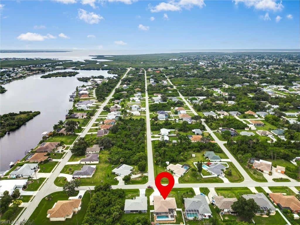 726 Calvert Ave, Port Charlotte, photo 44