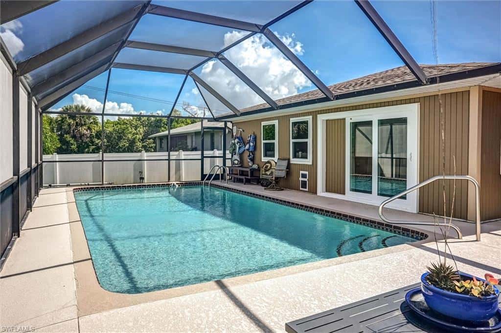 726 Calvert Ave, Port Charlotte, photo 4