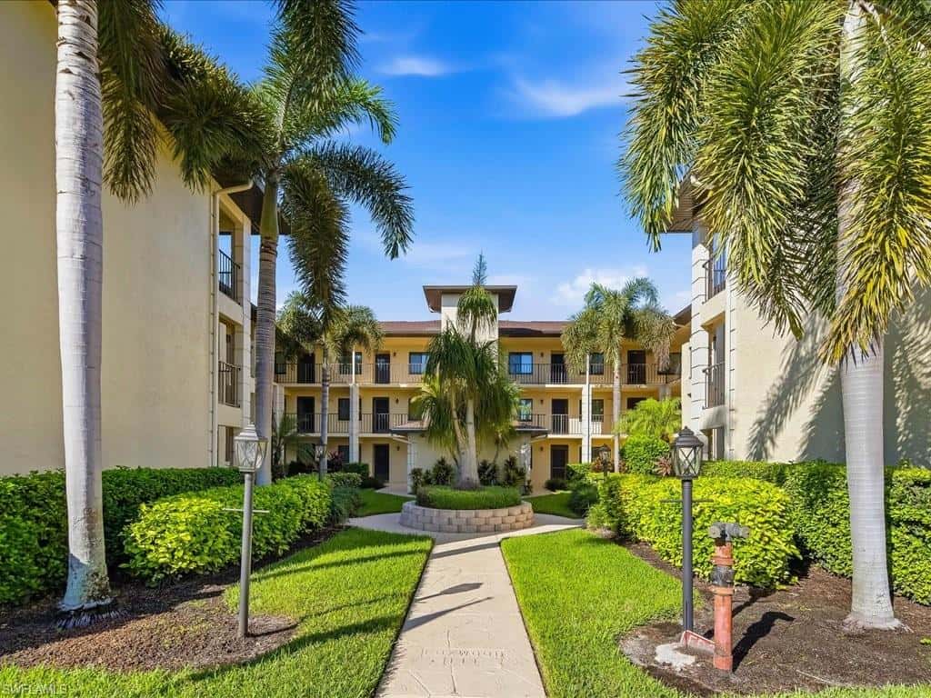 228 Fox Glen Dr #3205, Naples, photo 4