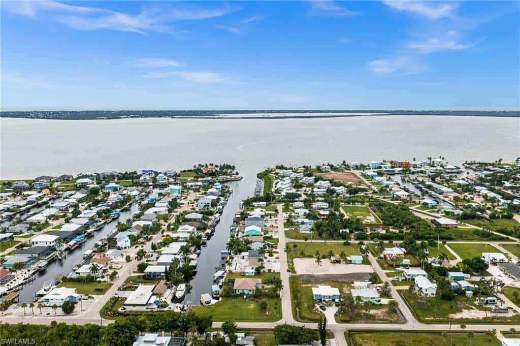 2478 Baybreeze St, St. James City, photo 34