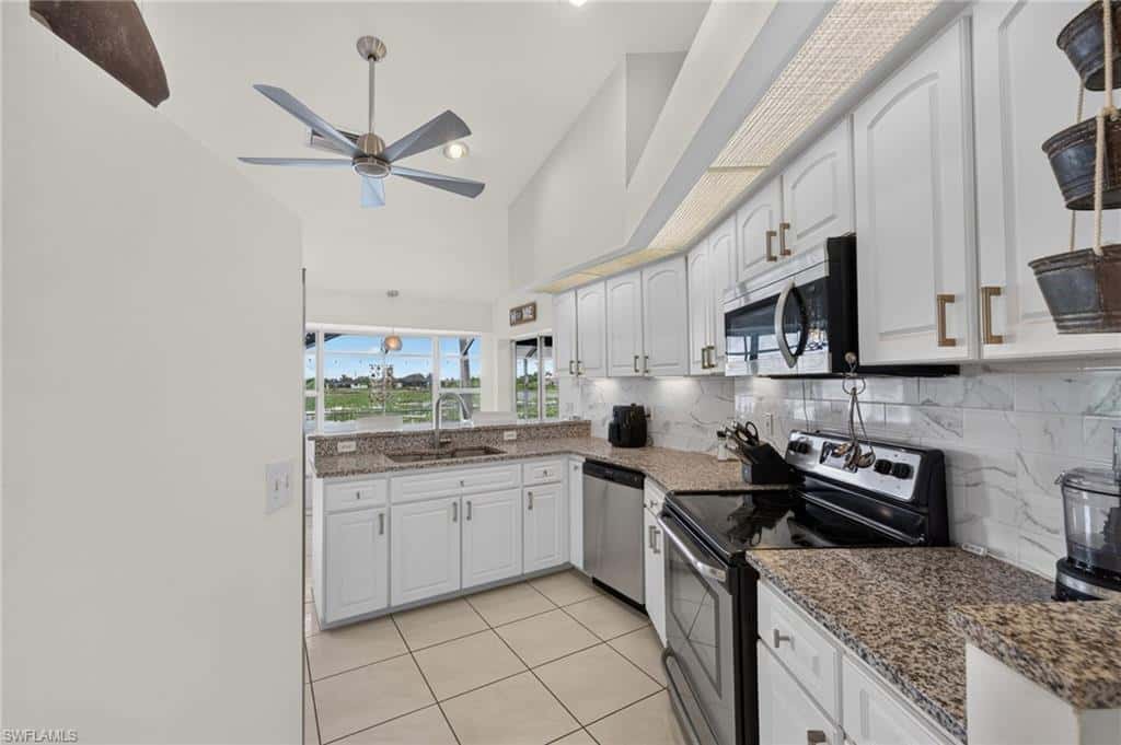 224 12th Ln, Cape Coral, photo 12