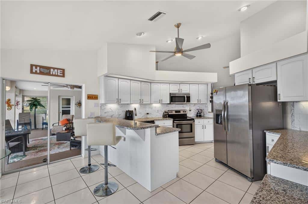 224 12th Ln, Cape Coral, photo 5