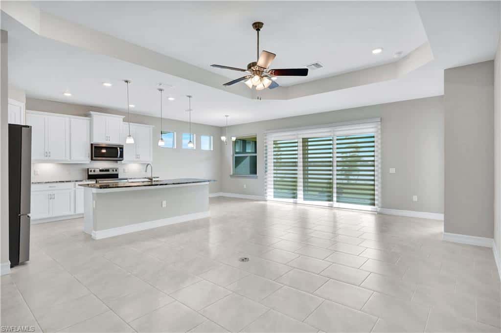 447 Spring Hill Lake Loop, Cape Coral, photo 6