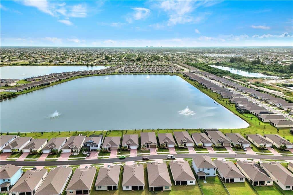 447 Spring Hill Lake Loop, Cape Coral, photo 32