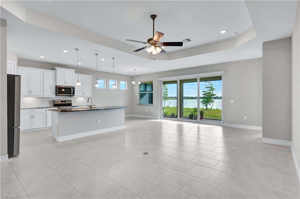 447 Spring Hill Lake Loop, Cape Coral, photo 5