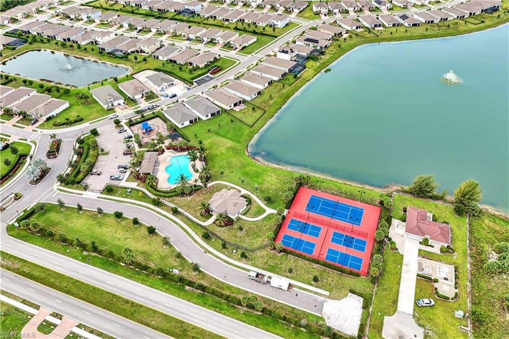 447 Spring Hill Lake Loop, Cape Coral, photo 34