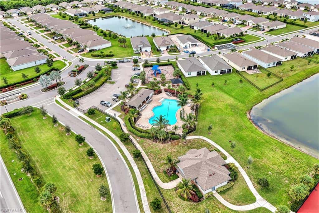 447 Spring Hill Lake Loop, Cape Coral, photo 33