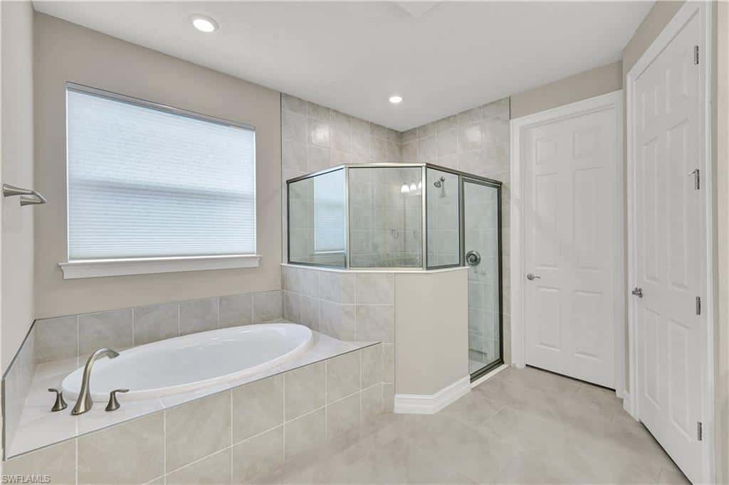 447 Spring Hill Lake Loop, Cape Coral, photo 18