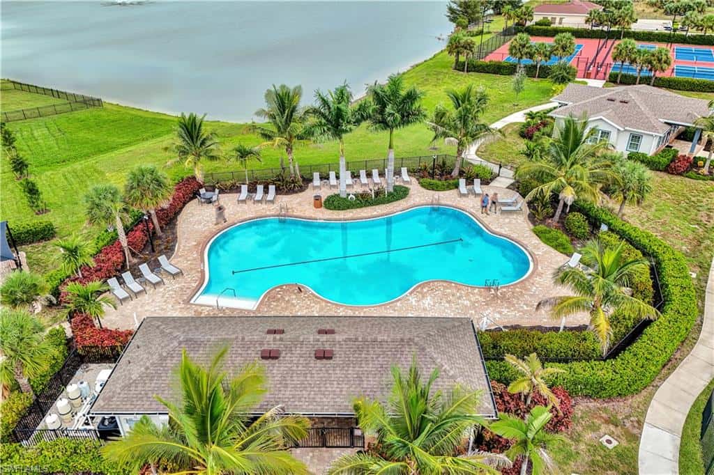 447 Spring Hill Lake Loop, Cape Coral, photo 37