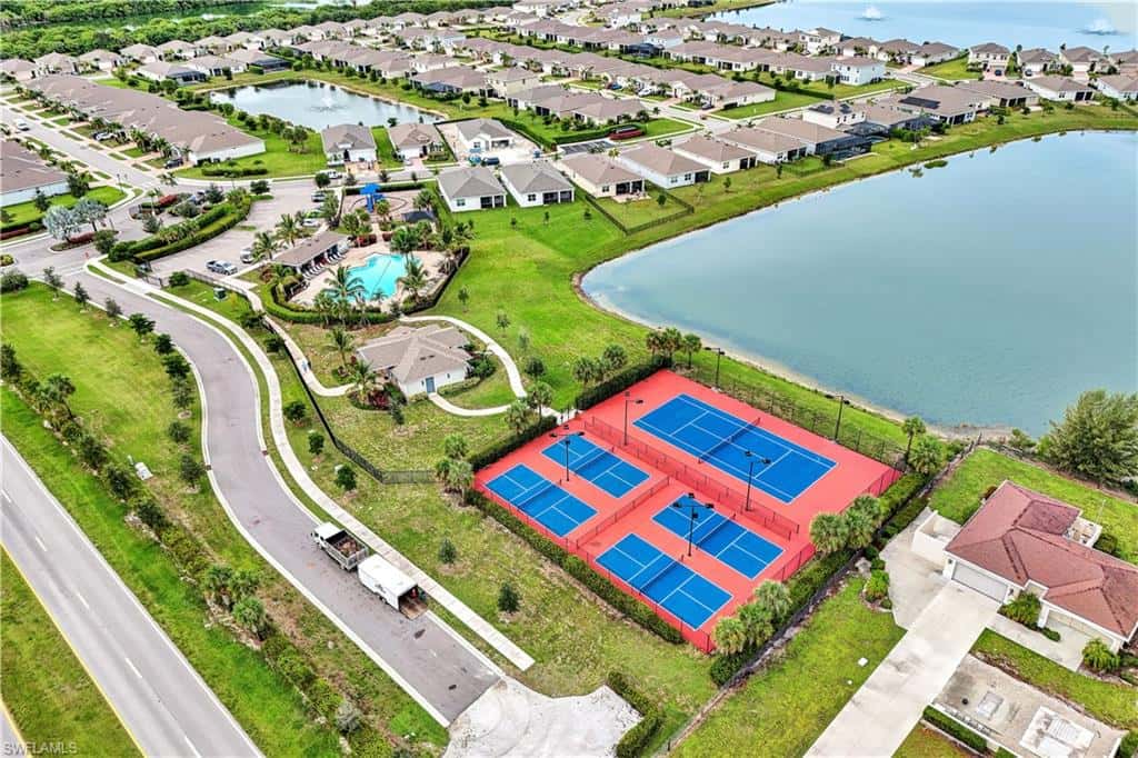 447 Spring Hill Lake Loop, Cape Coral, photo 40