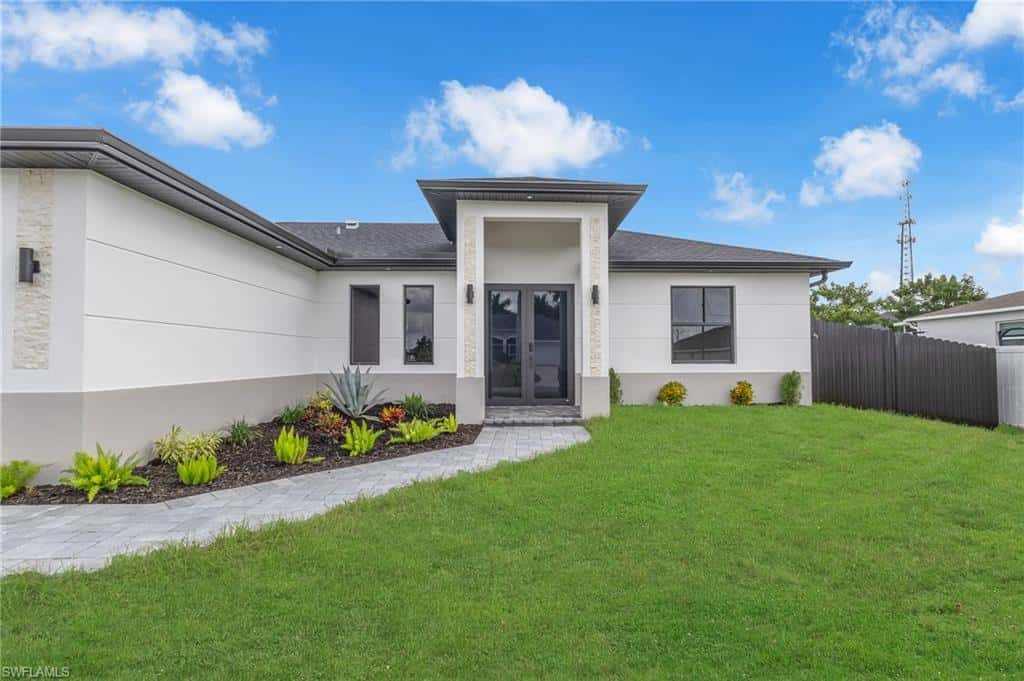 351 24th Pl, Cape Coral, photo 4