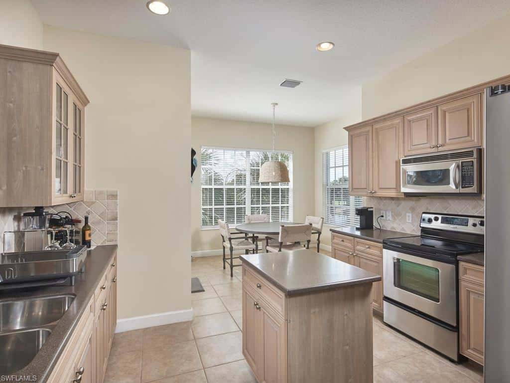 23690 Merano Ct #202, Estero, photo 4