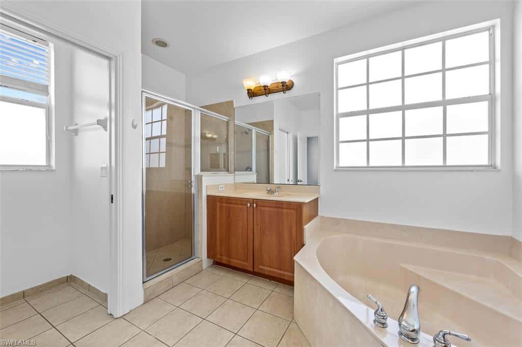 7029 Ambrosia Ln #606, Naples, photo 13