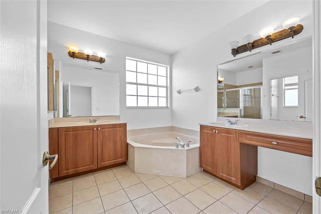 7029 Ambrosia Ln #606, Naples, photo 12