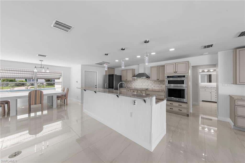 971 Town And River Dr, Fort Myers, photo 12