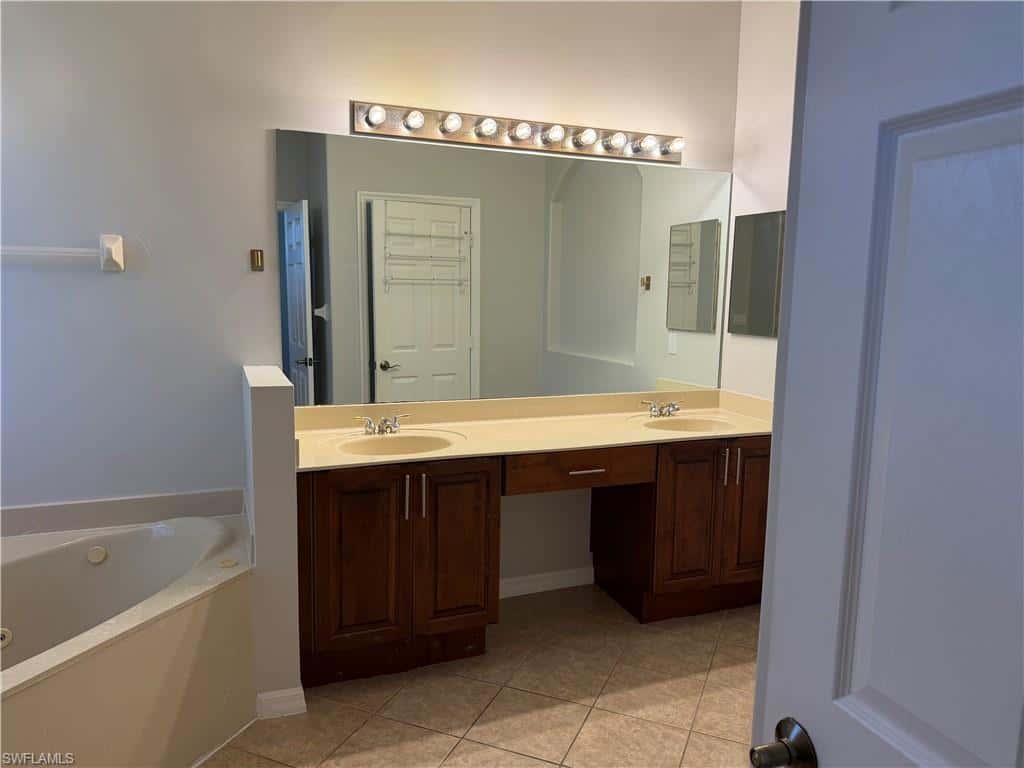 7341 Bristol Cir, Naples, photo 21