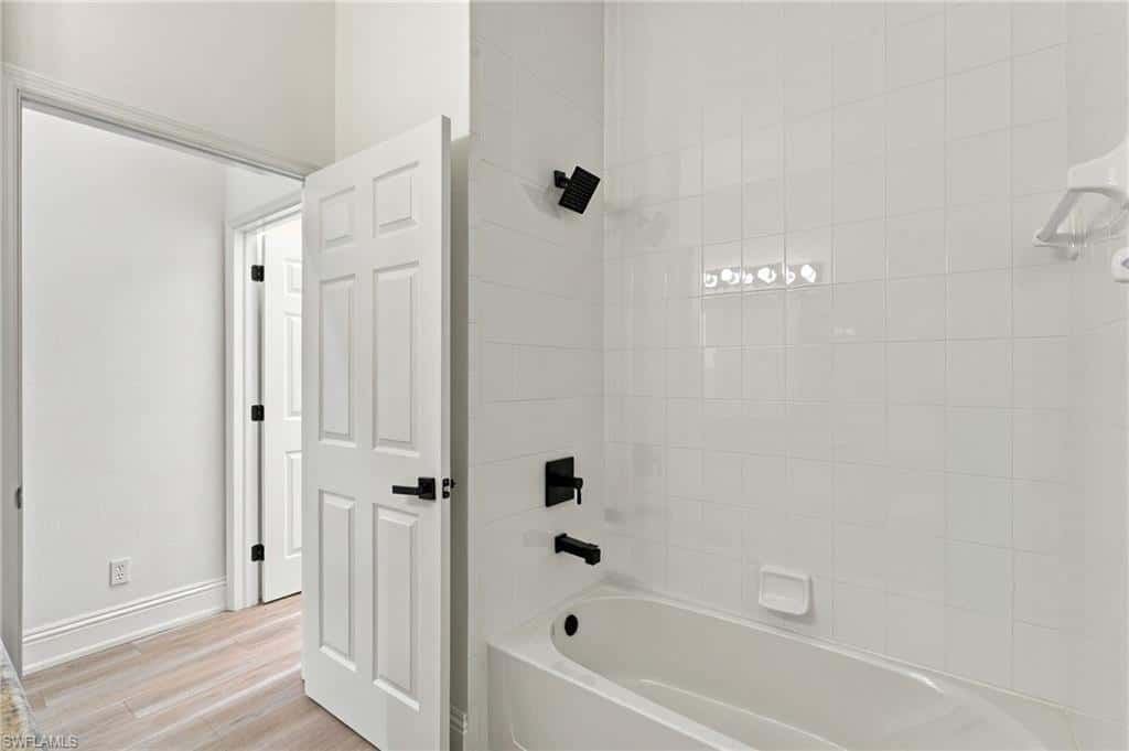 1806 Leamington Ln, Naples, photo 25