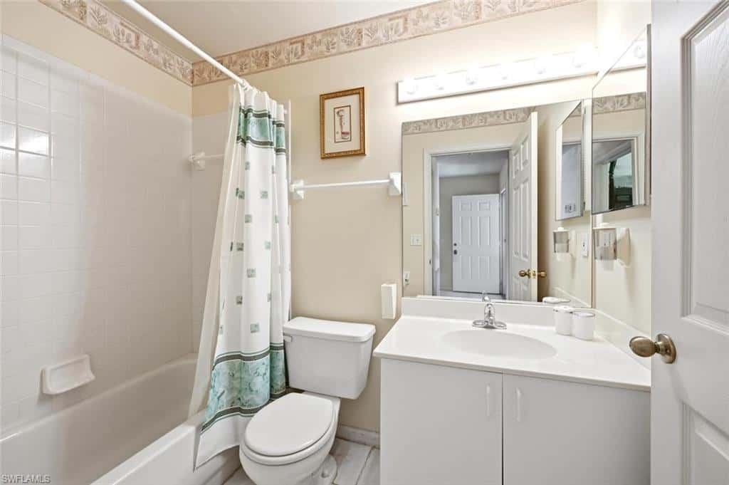 575 Saratoga Cir #204, Naples, photo 12