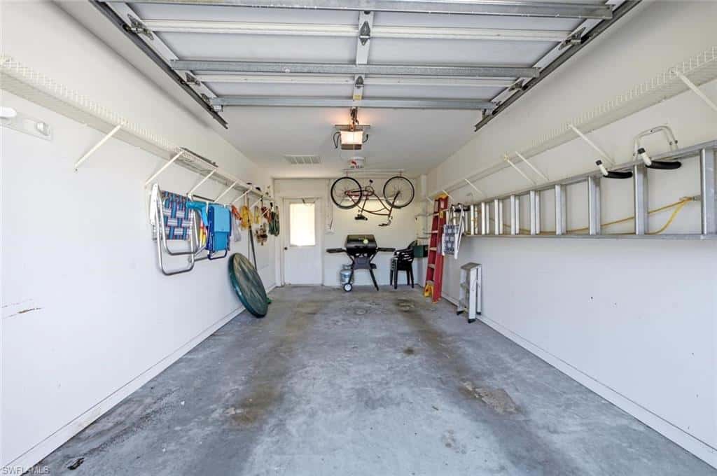 575 Saratoga Cir #204, Naples, photo 5