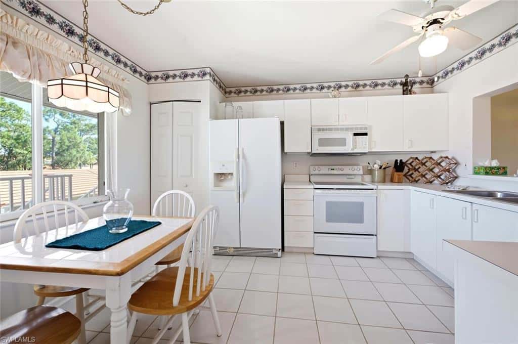 575 Saratoga Cir #204, Naples, photo 9